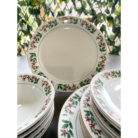 Gibson Charm, Delight Holiday Harmony, Place Settings for 4 Plus Candy Dish - Picture 2 of 7